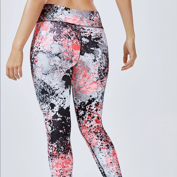 ‼️SOLD‼️NWOT Fabletics yoga leggings - Picture 7 of 7